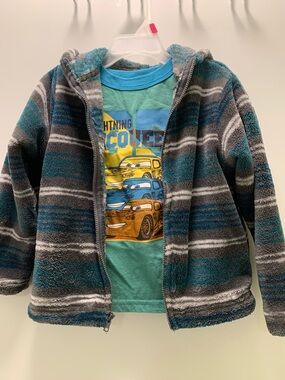 Bass Pro Shops Teal, Gray & White Striped Sherpa Hoodie and t-shirt green size 3
